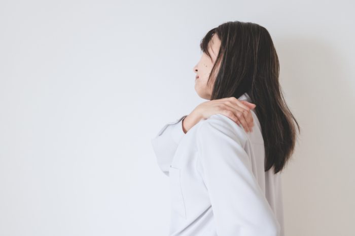 肩こりの女性